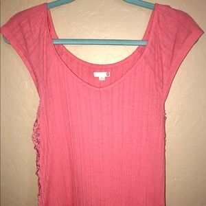 Coral Guess top